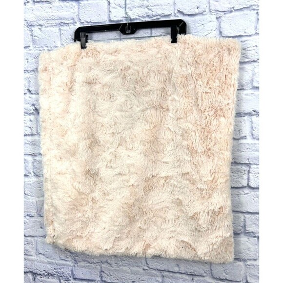 Ugg Faux Fur 2 Throw Pillow Covers Peach 25 X 25 Zip Closure Luxury Square Cozy - Picture 2 of 12